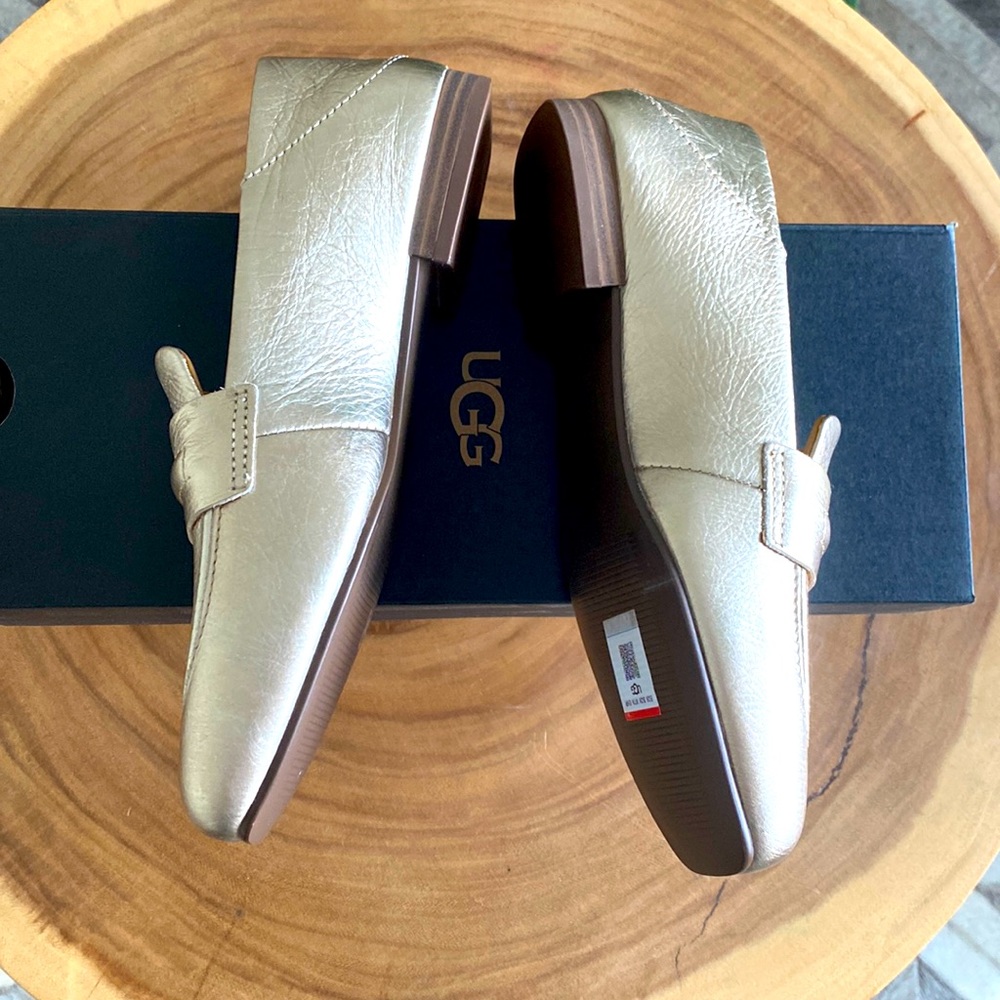 🔼 UGG Janaya Women’s Gold Leather Loafers - Picture 5 of 9